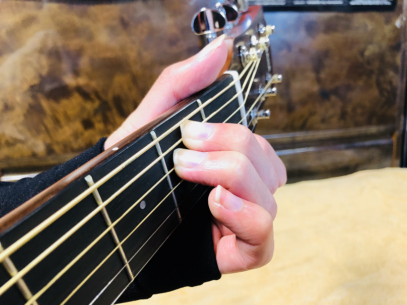 ギター　コード　Ｅ　Ｅコード　Ｅメジャー　アコースティックギター　アコギ　弾き方